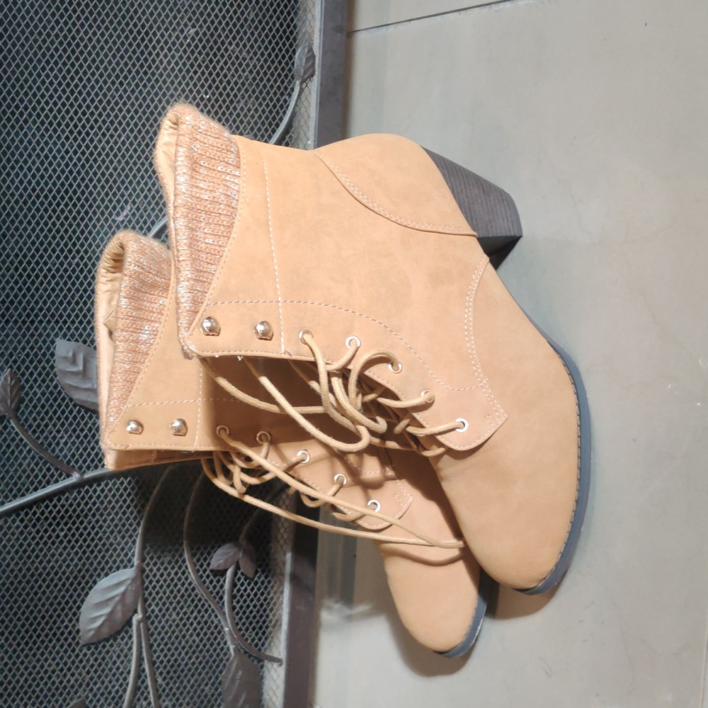 Cute boots size 10